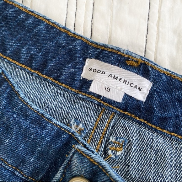 Good American Cut Off Shorts in Dark Blue Denim Stretch size 15 - Picture 5 of 11